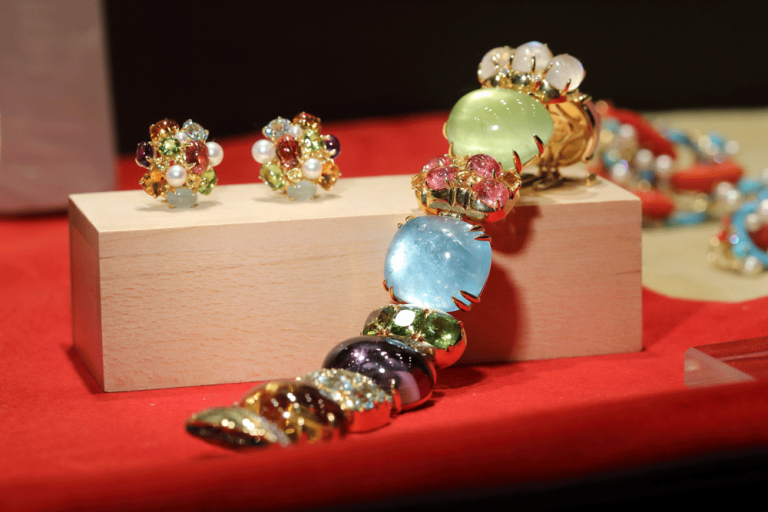 Photo Gallery - Jewellery & Gem WORLD Hong Kong (JGW)