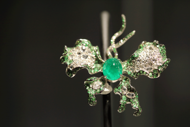 Photo Gallery - Jewellery & Gem WORLD Hong Kong (JGW)