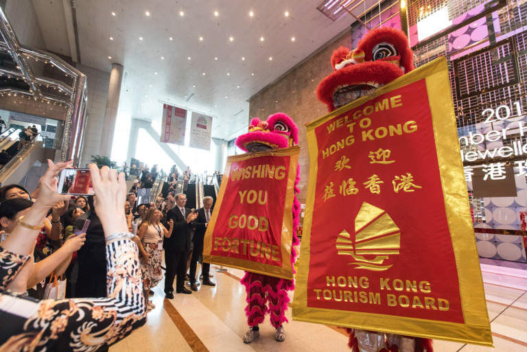 Photo Gallery - Jewellery & Gem WORLD Hong Kong (JGW)