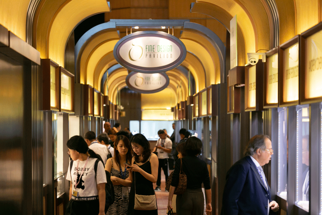 Photo Gallery - Jewellery & Gem WORLD Hong Kong (JGW)