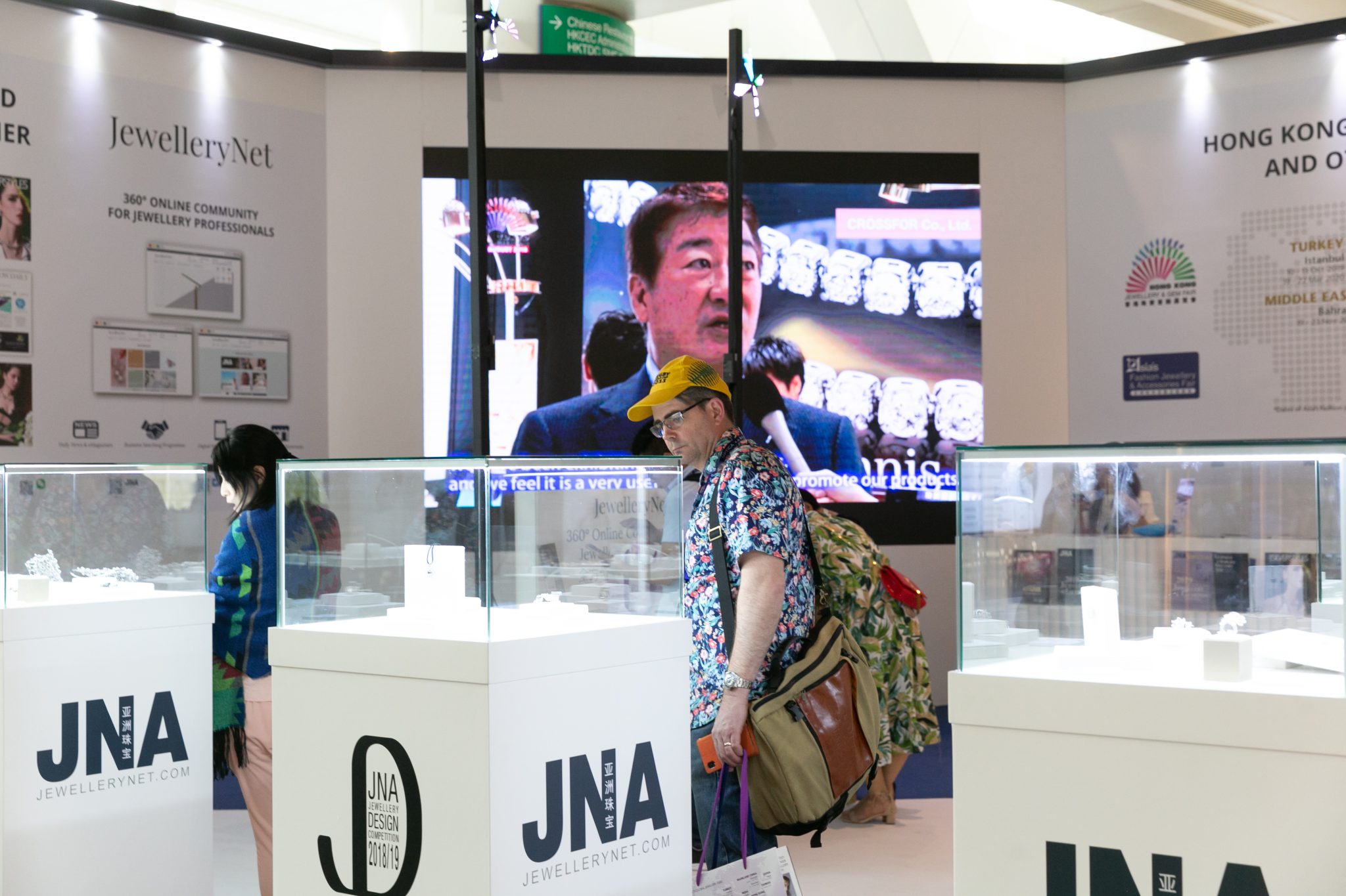 Photo Gallery - Jewellery & Gem WORLD Hong Kong (JGW)